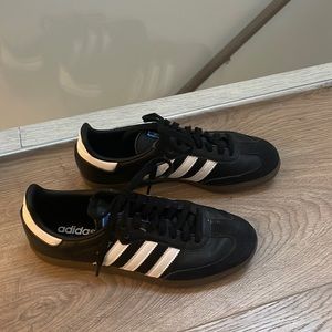 Women’s size 8 Samba OG Sneaker